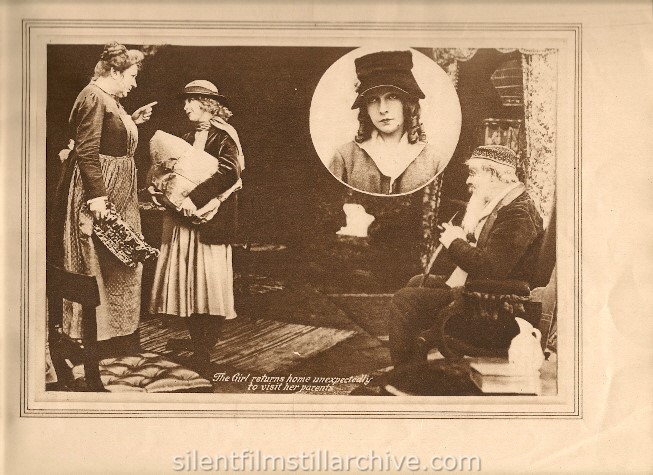 D. W. Griffith's HEARTS OF THE WORLD (1918) movie program.  Lillian Gish and Josephine Crowell