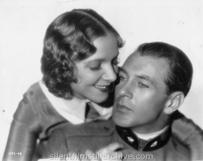 Gary Cooper and Helen Hayes in A FAREWELL TO ARMS (1932)
