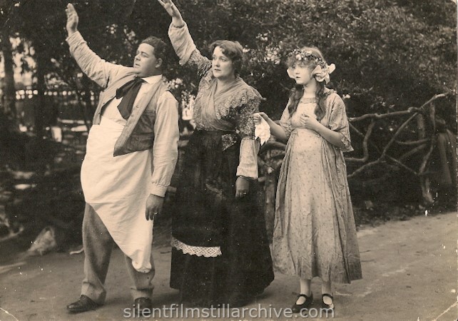 Franklin Arbuckle, Madge Hunt and Dorothy Gish in OLD HEIDELBERG (1915).