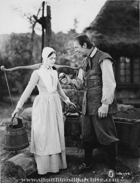 Mary Hawes and Karl Dane in THE SCARLET LETTER (1926).