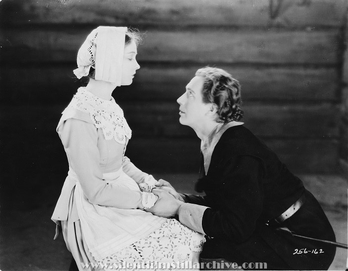 Lillian Gish and Lars Hanson in THE SCARLET LETTER (1926).