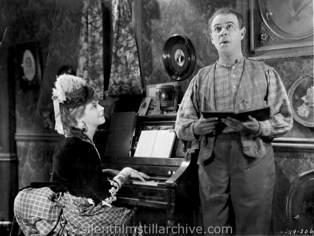 Dot Farley and Ford Sterling in SO BIG (1924)