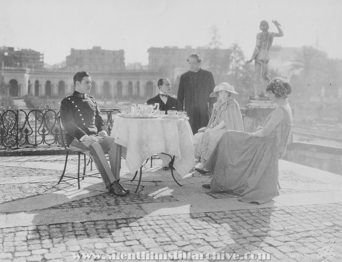 Ronald Colman, Lillian Gish, and Juliette La Violette in THE WHITE SISTER (1923)