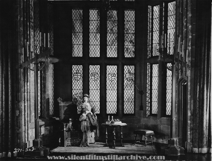 Lillian Gish in AMERICAN METHODS (1917)