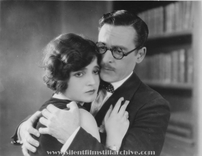 Claire Adams and Robert Ober in THE BIG PARAGE (1925)