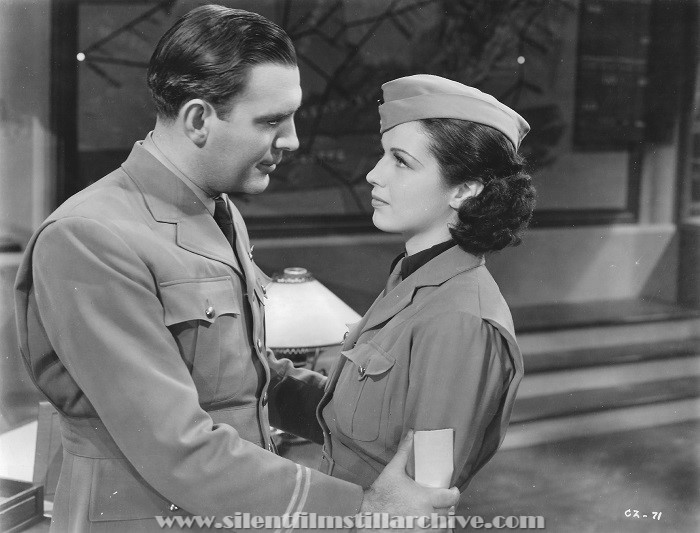 Pat O'Brien and June Travis in CEILING ZERO (1936)