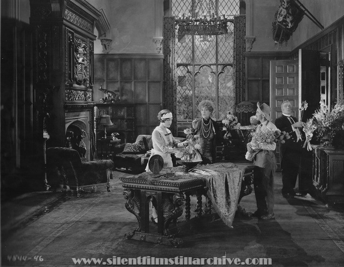 Emily Fitzroy, and Otis Harlan in THE CHEERFUL FRAUD (1926)