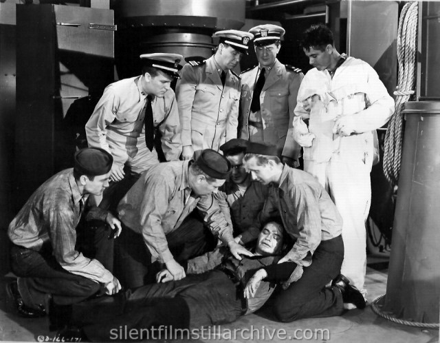 Edward G. Robinson, Lloyd Bridges and Glenn Ford in DESTROYER (1943)