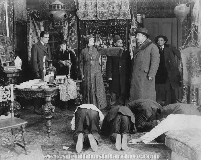 Earle Foxe, Pearl White, Ruby Hoffman, Caesare Gravina, and Warner Oland in THE FATAL RING (1917)