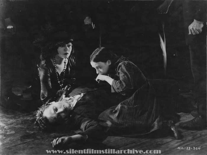 MIL-23-304 Mary Thurman and Edmund Lowe in THE FOOL (1925)