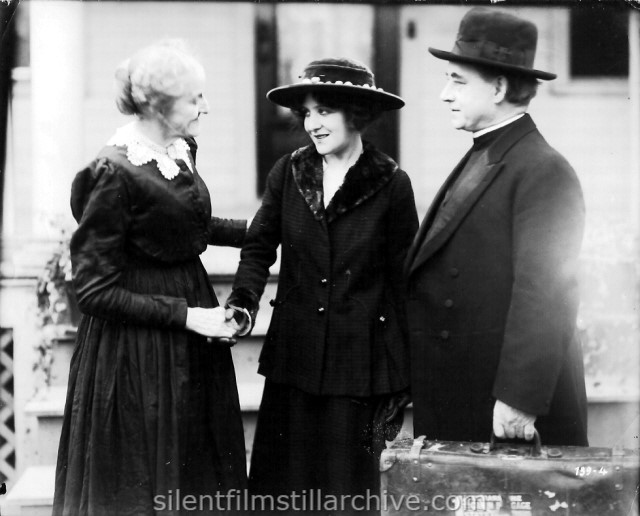 Kate Bruce, Irene Fenwick and William J. Butler in A GIRL LIKE THAT (1917)