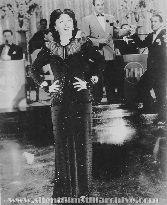 Pola Negri in HI DIDDLE DIDDLE (1943)