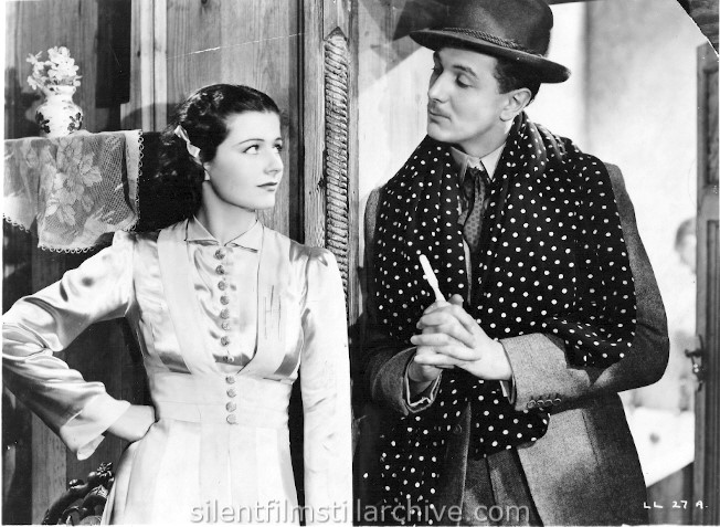 Margaret Lockwood and Michael Redgrave in THE LADY VANISHES (1938)
