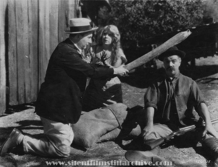 Johnny Burke, Daphne Pollard, and Billy Bevan in THE LION'S ROAR (1928)