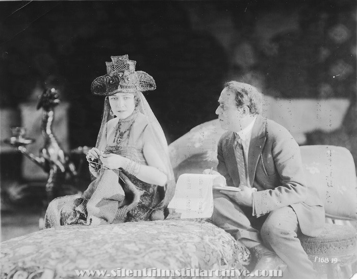 Pauline Frederick and director Robert Vignola filming MADAME JEALOUSY (1918)