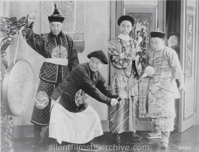 Sôjin and Willie Fung in MANCHU LOVE (1929)