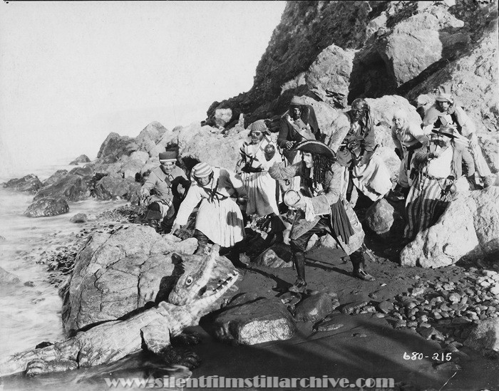 Ernest Torrence and Edward Kipling in PETER PAN (1924)