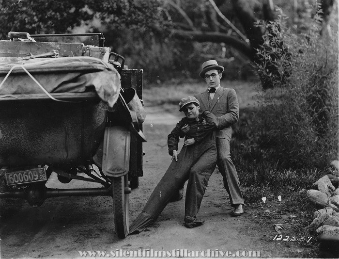 Barbara Kent and Harold Lloyd in WELCOME DANGER (1929)