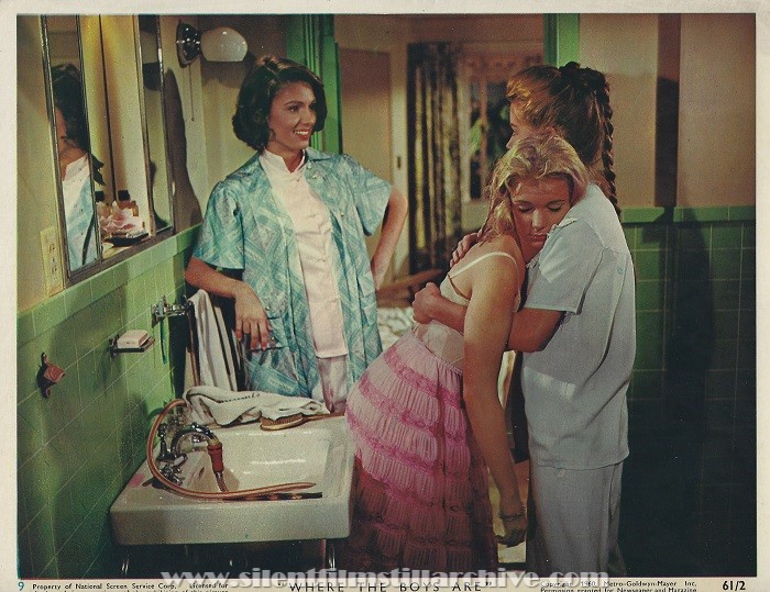 Paula Prentiss, Yvette Mimieux, and Dolores Hart in WHERE THE BOYS ARE (1960)